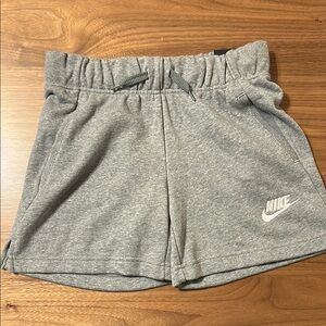 Nike Gray Girls Athletic Shorts Standard Fit Size Large